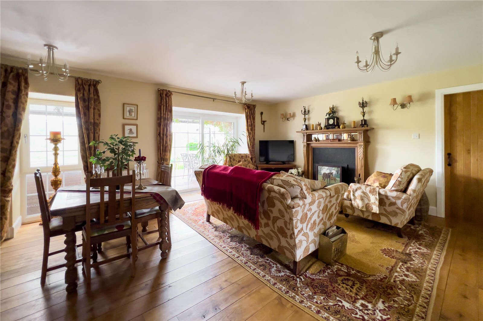 Sitting/Dining Room