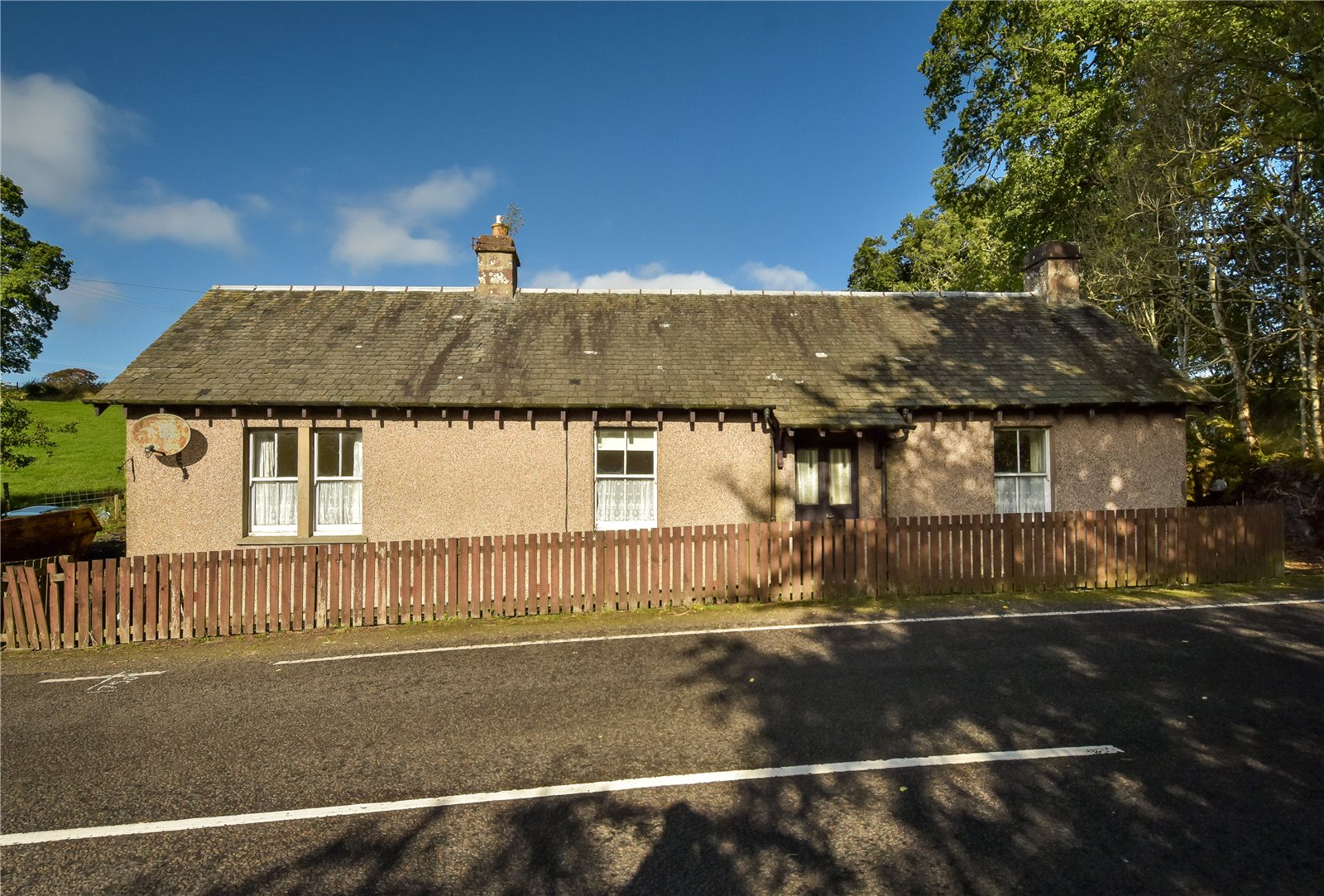 Leadmachany Cottage